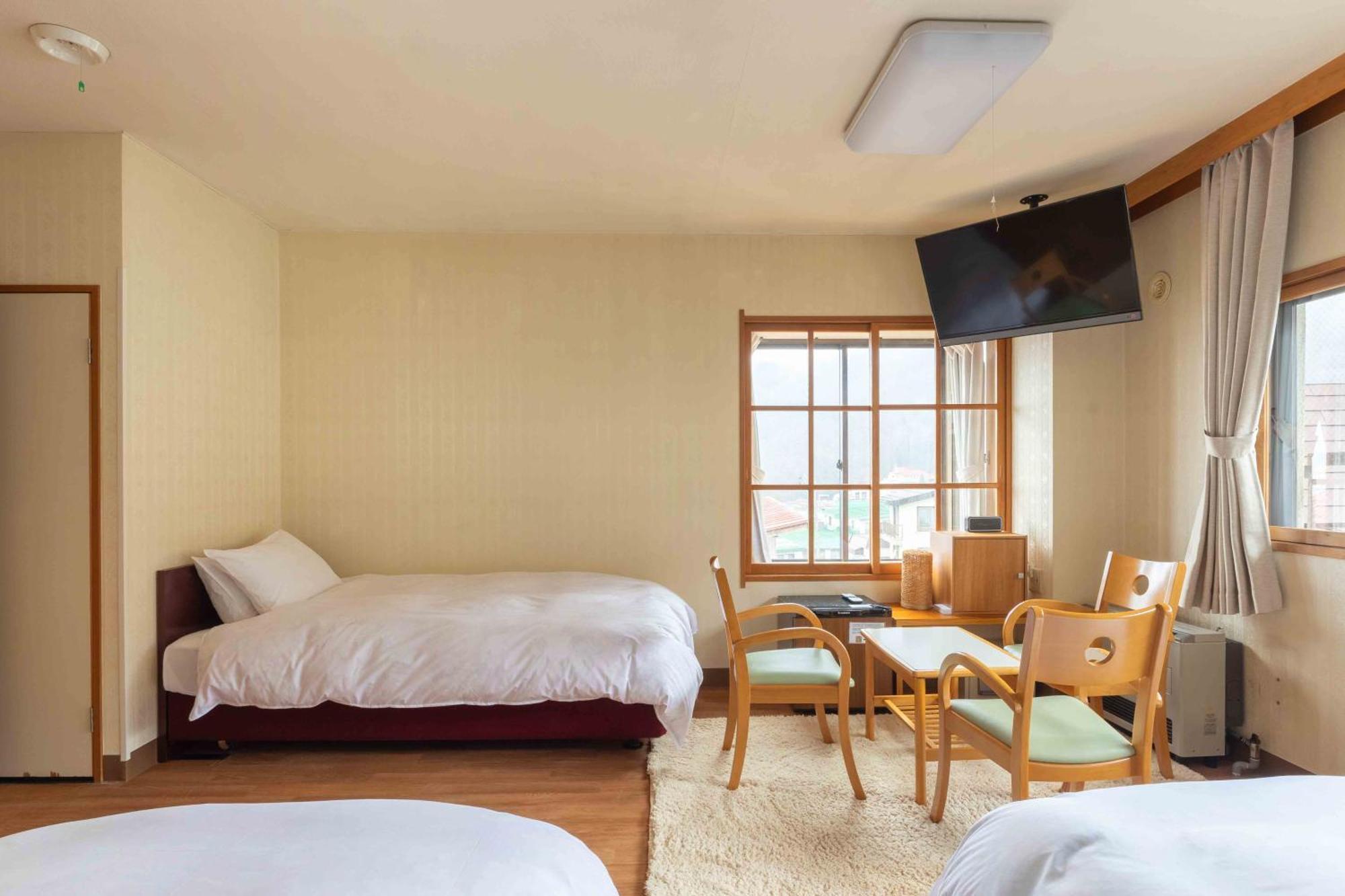 Elizabeth Hotel Nozawaonsen Bagian luar foto